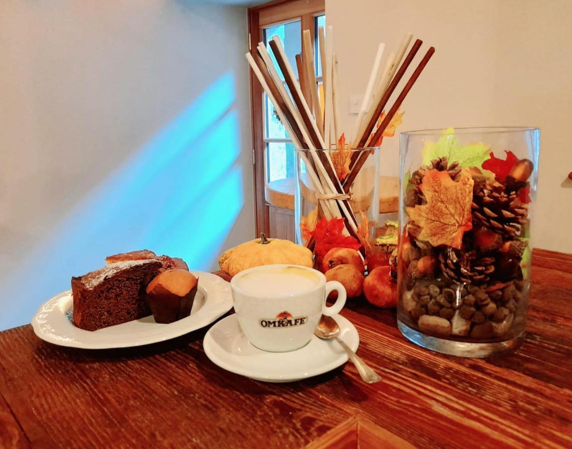 Colle Ameno Room And Breakfast Rovereto  Ngoại thất bức ảnh