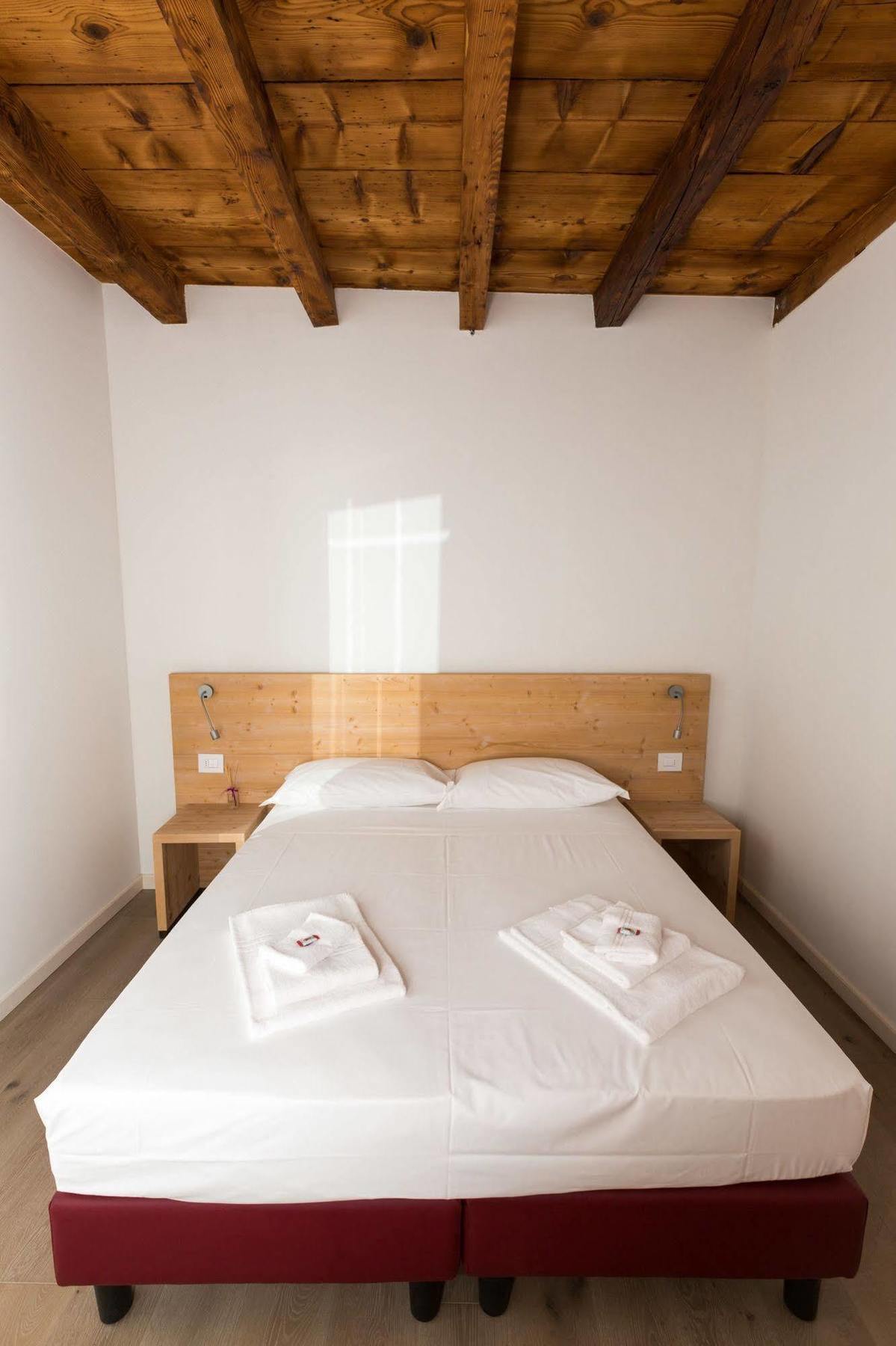 Colle Ameno Room And Breakfast Rovereto  Ngoại thất bức ảnh